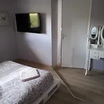 La Baule Charmante Avec Piscine Proche * La Celle-sous-Gouzon