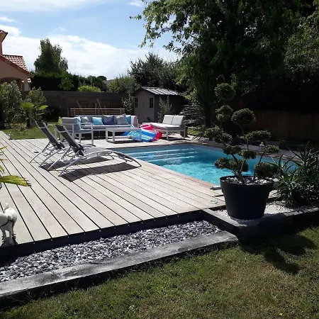 Charmante Avec Piscine Proche La Baule