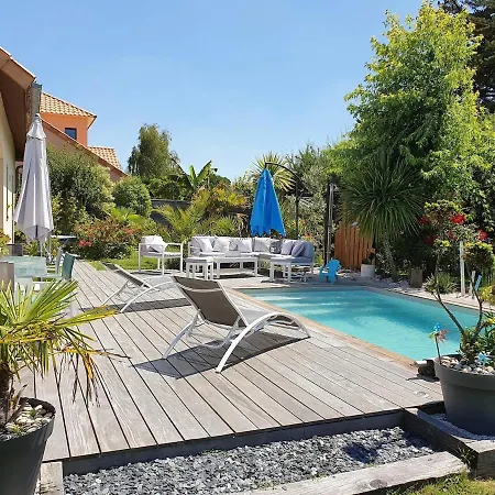 Villa Charmante Avec Piscine Proche *