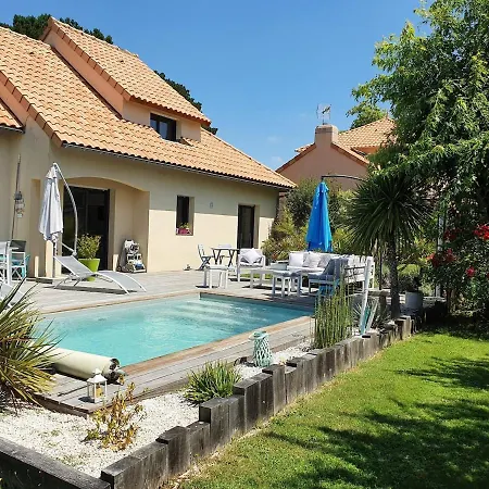 Βίλα La Baule Charmante Avec Piscine Proche La Celle-sous-Gouzon
