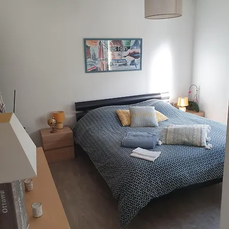 Charmante Avec Piscine Proche Villa