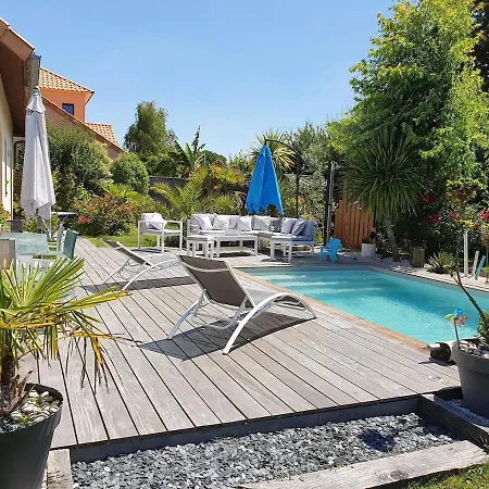 Villa Charmante Avec Piscine Proche