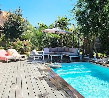 Charmante Avec Piscine Proche *